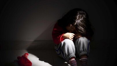 Bu cütlük illər ərzində 6 uşağı ac saxlayıb, dəhşətli işgəncə verib - FOTO