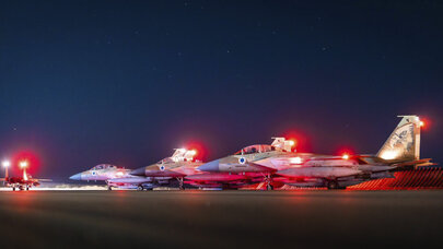 İsrail “Hizbullah”ın raket atış məntəqələrinə hücum etdi