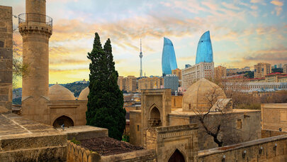 İçərişəhərdə Qala divarlarının bir hissəsi uçdu - FOTO