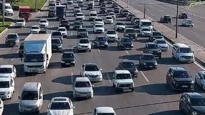 Paytaxt yollarında tıxac yarandı - Siyahı