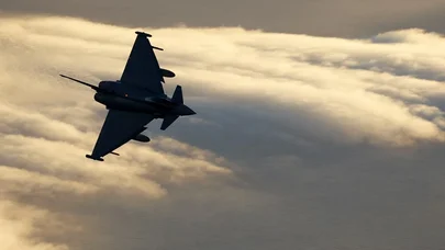 Hərbi təyyarə qəzaya uğradı: Yaralılar var