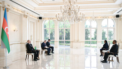 İlham Əliyev Esvatininin səfirini qəbul etdi