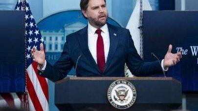 ABŞ-la Vatikanın "müqəddəs müharibə"si: Vens Papaya "Öz işinlə məşğul ol!" dedi