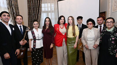 Leyla və Alena Əliyevalar kitab təqdimatında - Foto