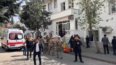 Türkiyə təhsilində qanlı günlər: Müəllimlər küçələrə axışdı - VİDEO