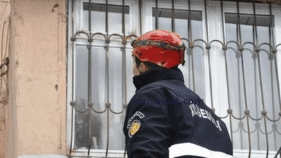 Bakıda mənzildə köməksiz vəziyyətdə qalan azyaşlı xilas edildi - VİDEO