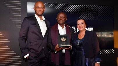 Kompaninin deputat atasından jest: Parlamentdə bu addımı atdı - FOTOLAR