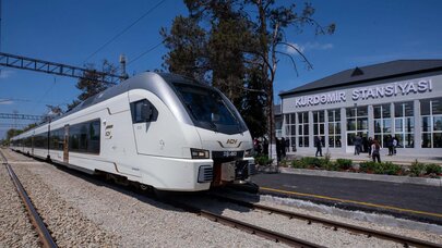 Bu gündən qatarlar Kürdəmirdə də dayanır - 1 saat tez