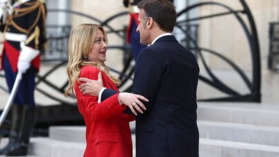 Protokol sərhədləri aşıldı - Nəzakət, yoxsa Dominantlıq?