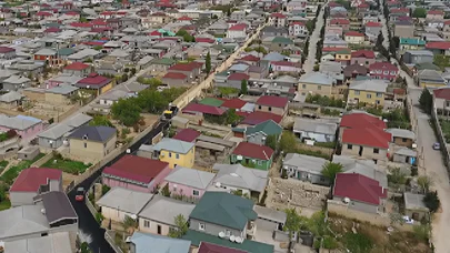 Paytaxtda qorxulu vəziyyət: Bu evlər hər an dağıla bilər - Video