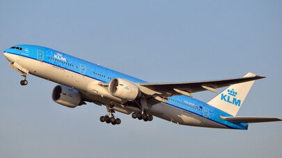 Məşhur aviadaşıyıcılar uçuşları azaltmağa başladı