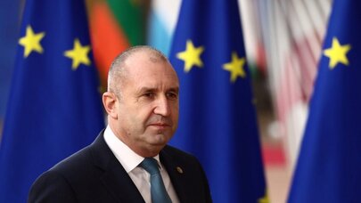 Rusiyanın dəstəyi ilə siyasətə gəlib, mafiya ilə mübarizə vəd etdi: Rumen Radev kimdir?