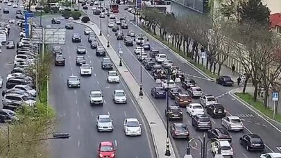 Paytaxt yollarında tıxac yarandı - SİYAHI
