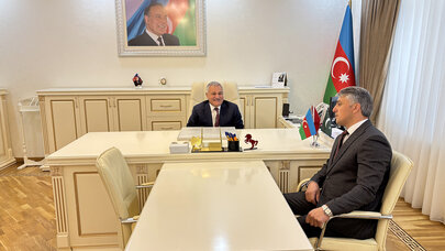 İcra başçısının bank müdiri ilə görüşü tənqid olundu