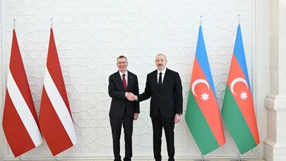 Prezidentlər mətbuata bəyanatlarla çıxış edirlər