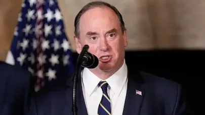 Con Felan istefa vəzifəsindən ayrıldı