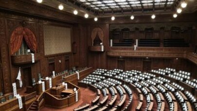 "Ehtiyatlı ol, Moskvaya gedirsən" - Nazirdən deputata atmaca