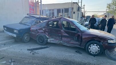 Üç avtomobil toqquşdu - Xəsarət alanlar var