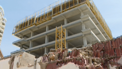 "Lux Residence" tikinti şirkəti Bakıda yaşayış olan evləri sökür? - VİDEO