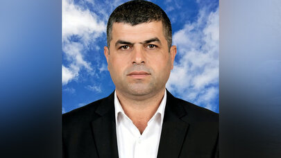 İki avtomobilin arasında qalaraq öldü