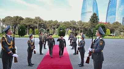 Türkiyənin Quru Qoşunları komandanı Azərbaycanda səfərdədir - Foto