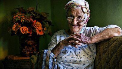 Kim yüz il yaşamaq istəyirsə... - Bundan hər gün yarım fincan yesin