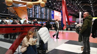 Sərnişinlər ac-susuz qalıblar, yerdə yatırlar: Rusiya aeroportlarında nə baş verir?