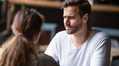 Sağlam olmayan münasibətlərin 4 əlaməti - Psixoloq xəbərdarlıq etdi