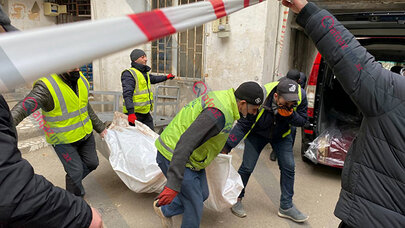 14 yaşlı qızla 19 yaşlı oğlan qonaq getdikləri evdə zəhərləndi - Biri öldü