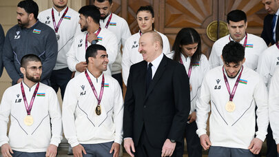 İlham Əliyev çempion olan güləşçiləri qəbul etdi - YENİLƏNDİ