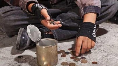 Dilənçilik edən şəxs saxlanıldı: Üzərindən görün nə qədər pul çıxdı - FOTO