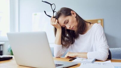 Daimi yorğunluğun səbəbi tapıldı - Qadınlarda daha çox rast gəlinir