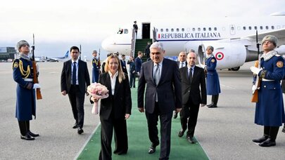 Meloni Azərbaycana gəldi - Foto