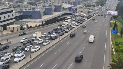 Paytaxt yolları yenə keçilməz oldu - SİYAHI
