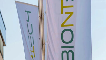 “BioNTech” bir sıra istehsal obyektlərini bağlayır