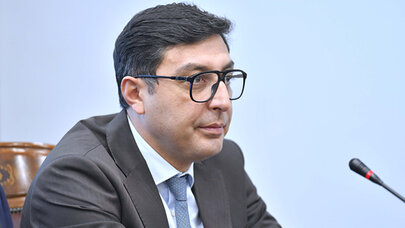 Müşavirini bu liseyə direktor təyin etdi - Foto