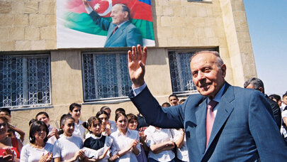 Ulu Öndər tarixə həm də milli memarlıq məktəbinin hamisi kimi düşüb