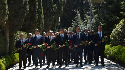 Yasamal rayon ictimaiyyəti Ulu Öndərin əziz xatirəsini yad etdi - Foto