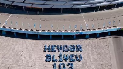 WUF13 könüllüləri Heydər Əliyevin xatirəsinə həsr olunmuş fləşmob keçirdilər - Video