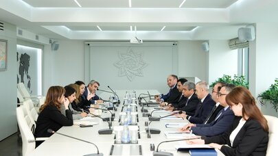 Asiya İnkişaf Bankı ilə sosial sahədə yeni layihələrin icra imkanları nəzərdən keçirildi - FOTO