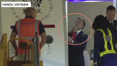 Həyat yoldaşı Makronu aktrisa ilə yazışmalarına görə şillələyibmiş