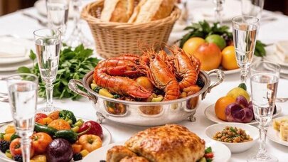 Trampın Çindəki ziyafətində lobster şorbasından Pekin ördəyinə qədər - Menyu