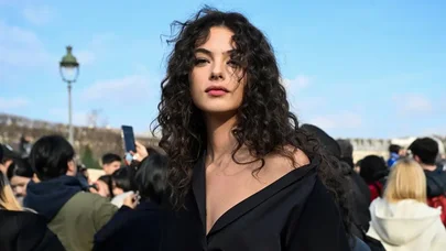 Monika Belluççinin qızı sinə dekolteli, uzun yarıqlı libasda - FOTO