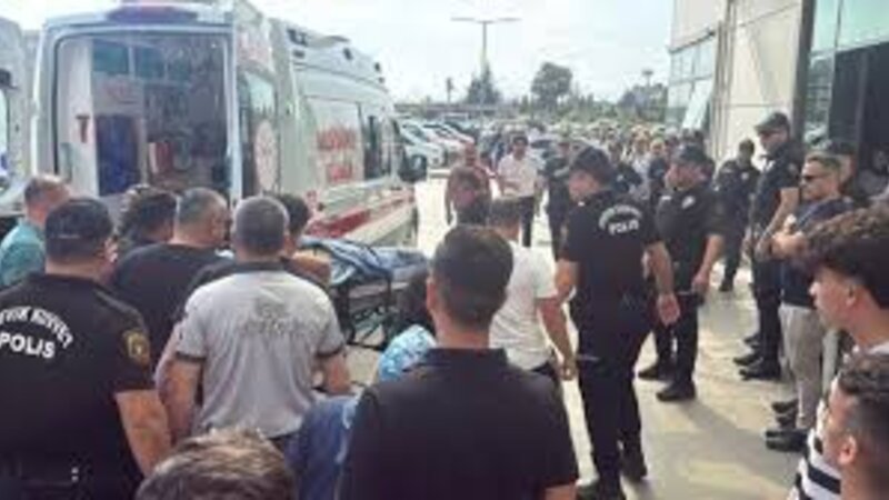 Türkiyədə dəhşət: qarşısına çıxan hər kəsi güllələdi