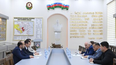 Dövlət Komitəsində AzQAC və IFRC Azərbaycan nümayəndəliyinin əməkdaşları ilə görüş keçirildi