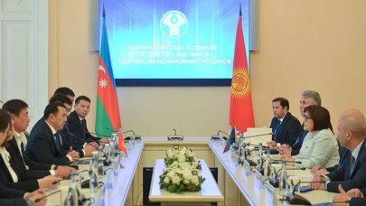 Sahibə Qafarova Rusiyada qırğızıstanlı həmkarı ilə görüşdü