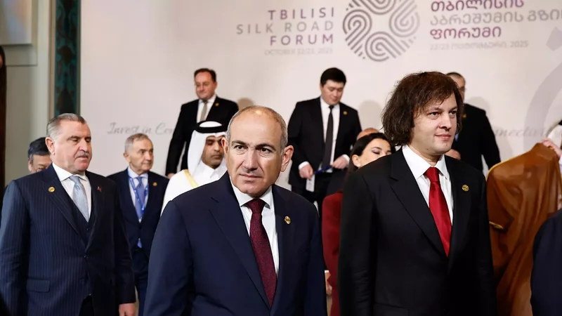 Ermənistanı Gürcüstanla kimlər düşmən etmək istəyir? - Paşinyandan reaksiya