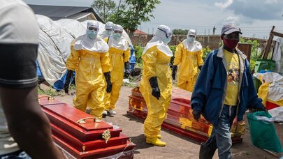Ebola dəhşəti böyüyür