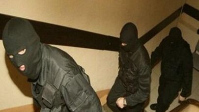 Bakıda evə basqın: Ər və arvadı öldürüldü
