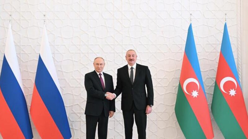 Putin İlham Əliyevi təbrik etdi